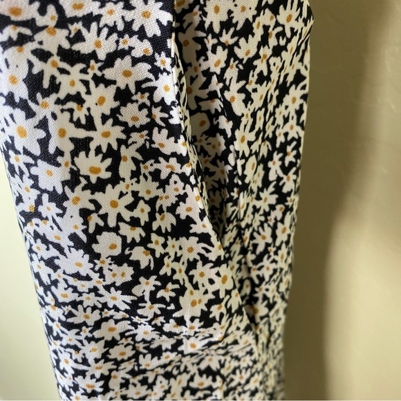 Daisy Floral Print Black and White  Cut Out Y2k Mini Dress Smocked Nwt Size S - Picture 5 of 11